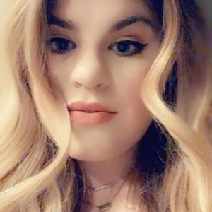 Meet your Posher, Alisha